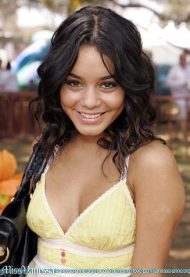 vaney hudgens 145263897.jpg